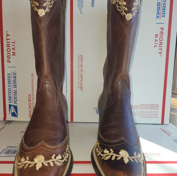 Ariat Women's Western Cowboy Boots Size 8 - Picture 2 of 8